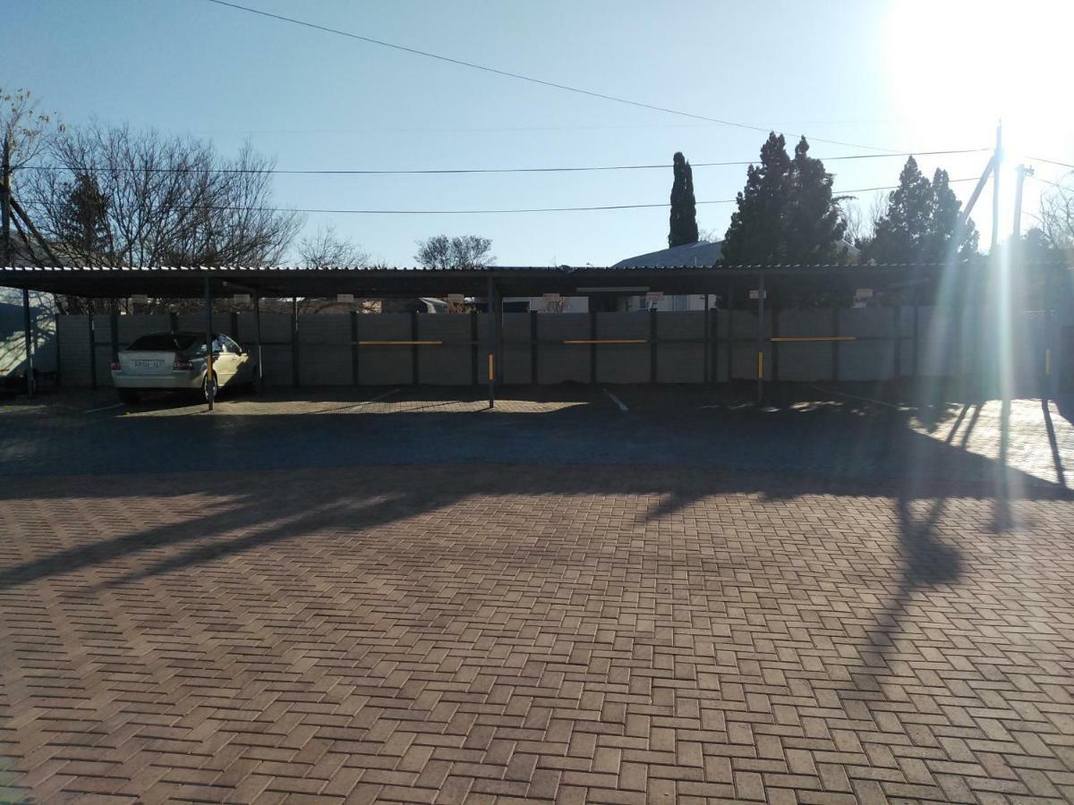 On Hill Lodge Bloemfontein Exterior foto